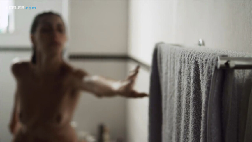 1. Babi Fernandes nude – Espelho (2013)