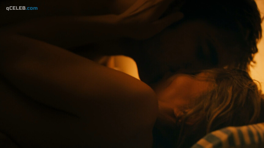 3. Emilie De Ravin sexy – Remember Me (2010)