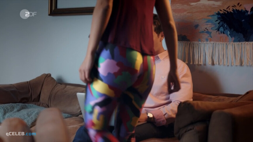 1. Elli Tringou sexy – Just Push Abuba s01e01-03 (2018)