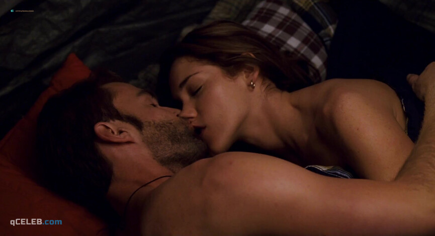 1. Jessica Morris nude, Carly Craig nude – Role Models (2008)