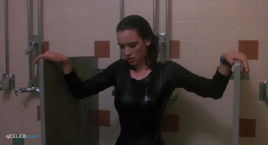4. Winona Ryder sexy – Heathers (1988)