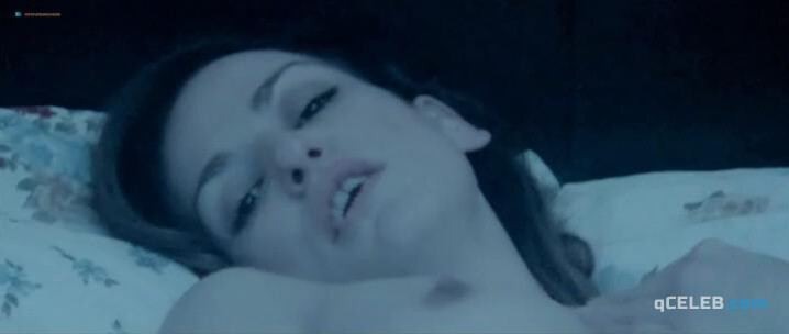 2. Janet Montgomery nude, Roxanne Gregory nude – Romans (2017)