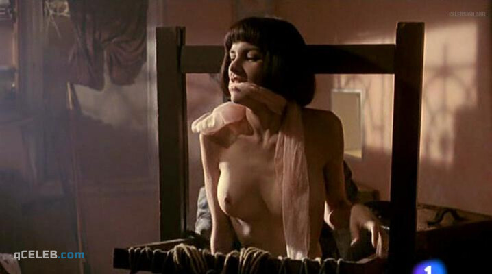 1. Laura Bayonas nude – Tierno verano de lujurias y azoteas (1993)