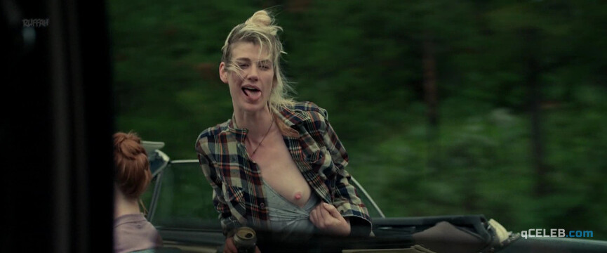3. Grace Glowicki nude – Suck It Up (2017)