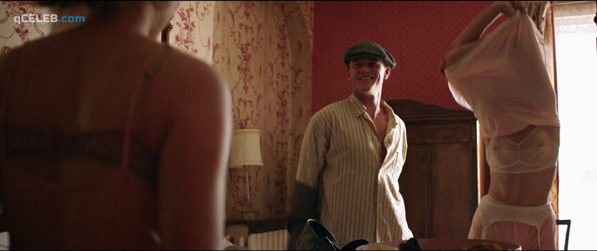 3. Rebecca Hall nude, Bella Heathcote sexy – Professor Marston and the Wonder Women (2017)