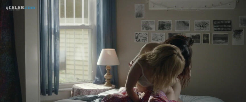 3. Lena Hall nude, Mena Suvari sexy – Becks (2017)