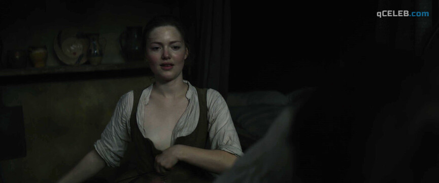 1. Holliday Grainger nude – Tulip Fever (2017)