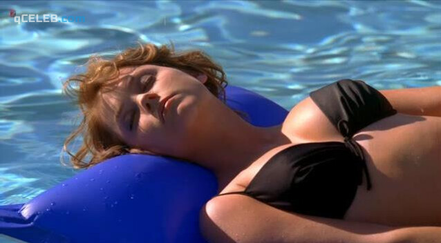 2. Amber Heard sexy – Hidden Palms (2007)