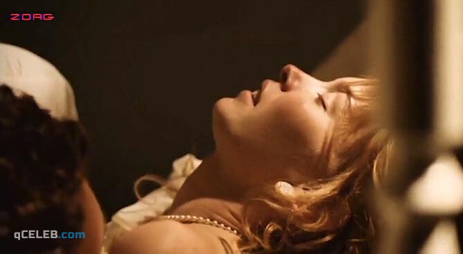 3. Christine Horne nude, Ellen Page sexy – The Stone Angel (2007)