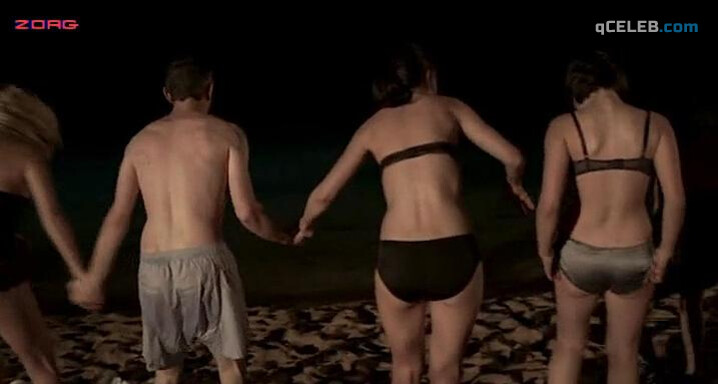 1. Katie Holmes sexy, Malin Akerman sexy – The Romantics (2010)