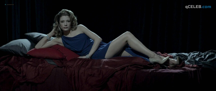 3. Sarah Roemer sexy – Manhattan Undying (2016)