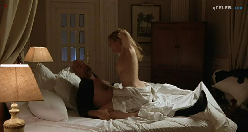1. Carolina Bang nude – La daga de Rasputín (2011)
