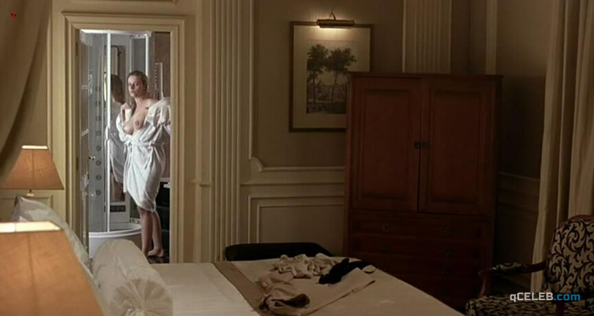 2. Carolina Bang nude – La daga de Rasputín (2011)