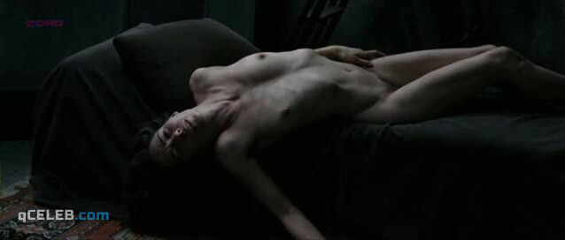 2. Halina Reijn nude – Isabelle (2011)