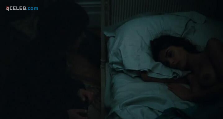 2. Elisa Sednaoui nude – Bus Palladium (2010)