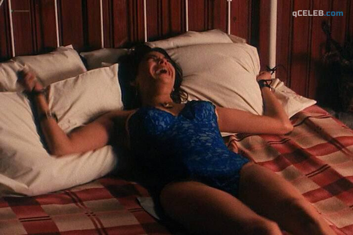 2. Teri Hatcher sexy – Tales from the Crypt s02e06 (1990)