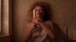 Natasha Lyonne sexy, Marisa Tomei nude – Slums of Beverly Hills (1998)