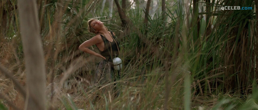 3. Linda Kozlowski sexy – Crocodile Dundee (1986)