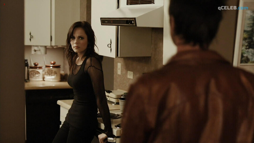 3. Laura Vandervoort sexy – Damage (2009)