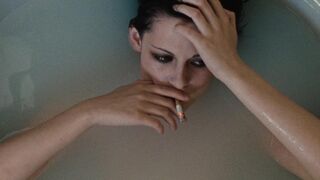 Kristen Stewart sexy – The Runaways (2010)