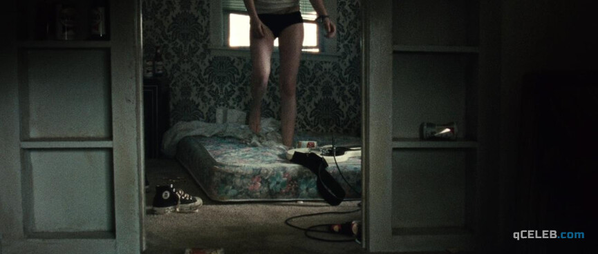3. Kristen Stewart sexy – The Runaways (2010)