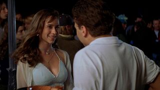 Jennifer Love Hewitt sexy, Sarah Michelle Gellar sexy – I Know What You Did Last Summer (1997)