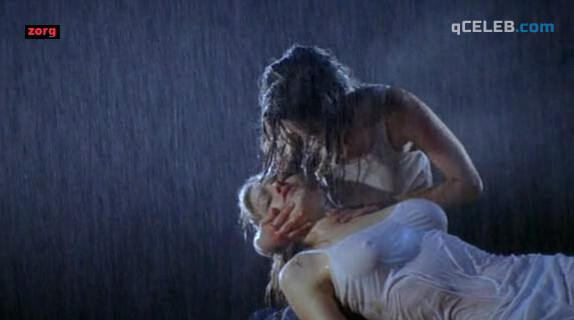 3. Jenny Mollen sexy – Ring Around the Rosie (2006)