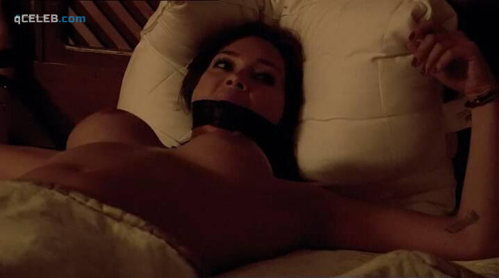 1. Jasmine Waltz nude, Crystal LeBard sexy – Poker Run (2009)