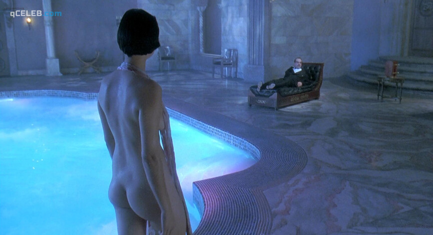 1. Isabella Rossellini nude, Catherine Bell nude, Carrie Jean Yazel nude – Death Becomes Her (1992)