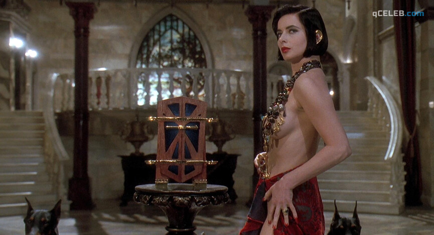 2. Isabella Rossellini nude, Catherine Bell nude, Carrie Jean Yazel nude – Death Becomes Her (1992)
