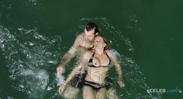 3. Isabella Ferrari nude, Valeria Golino nude – Quiet Chaos (2008)