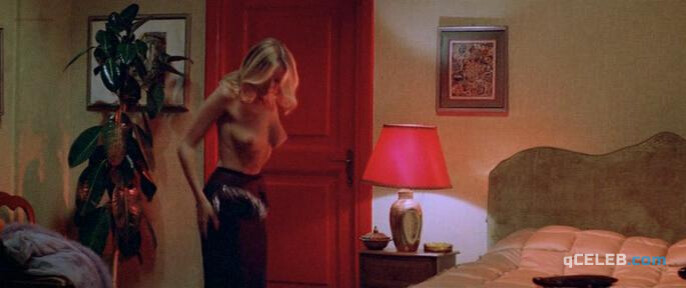 2. Gloria Guida nude – The Perfect Crime (1979)