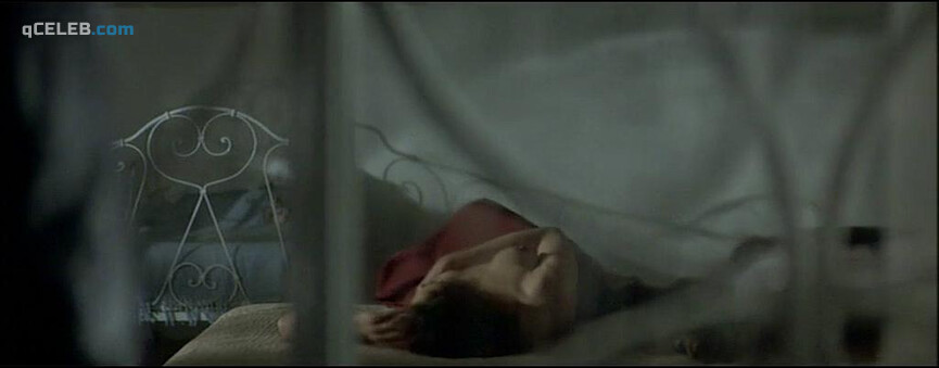 2. Francesca Neri nude, Andie MacDowell nude – Ginostra (2002)