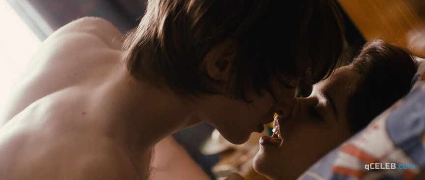 2. Emilia Clarke sexy – Spike Island (2012)