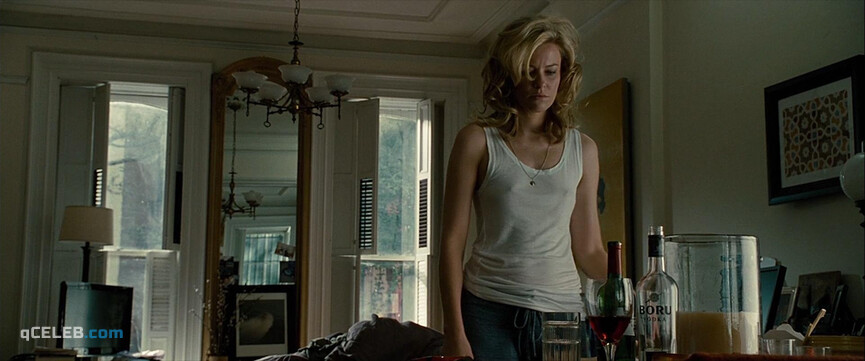 3. Elizabeth Banks sexy, Genesis Rodriguez sexy – Man on a Ledge (2012)