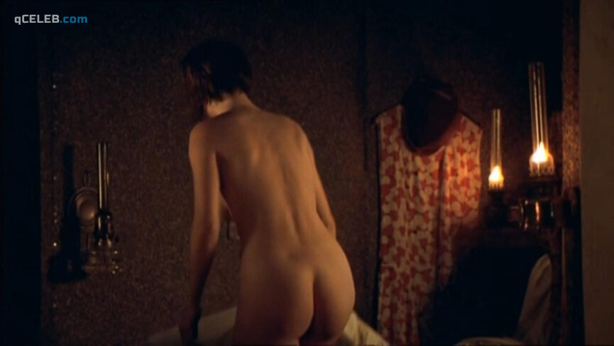 2. Maria Bonnevie nude – Syndare i sommarsol (2001)