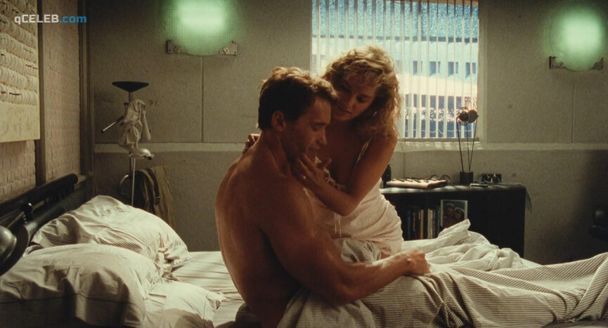 2. Sharon Stone sexy, Lycia Naff nude – Total Recall (1990)