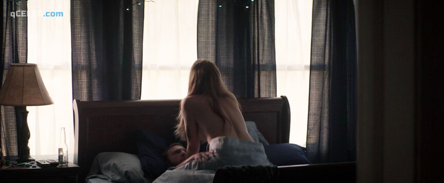 1. Zoey Deutch sexy – Vincent N Roxxy (2016)