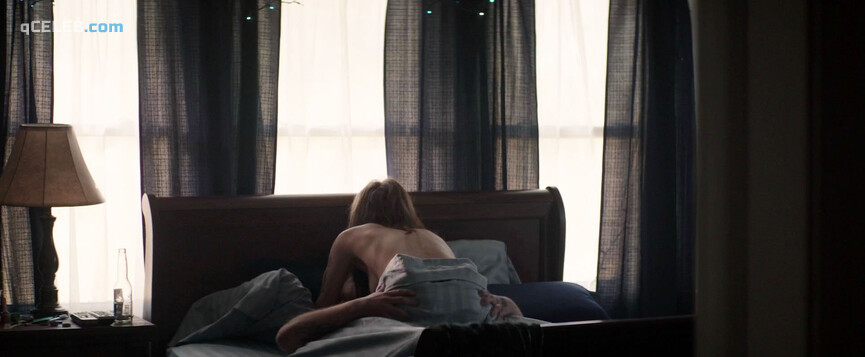 4. Zoey Deutch sexy – Vincent N Roxxy (2016)