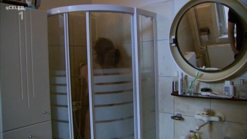 2. Marie Malkova nude – Aplaus (2012)