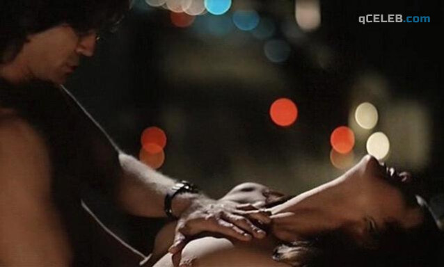 3. Rachel Hunter nude, Marlee Matlin nude – Two Shades of Blue (1999)