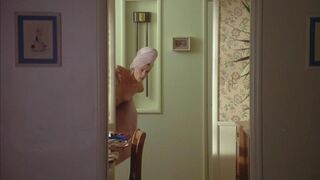 Frances McDormand nude, Lori Singer nude – Short Cuts (1993)