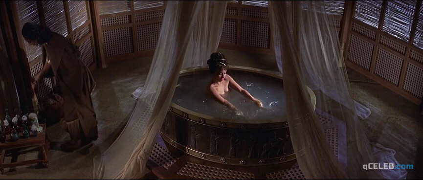 1. Gina Lollobrigida sexy – Solomon and Sheba (1959)