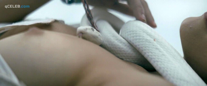 1. Dianna Agron nude, Paz de la Huerta nude – Bare (2015)