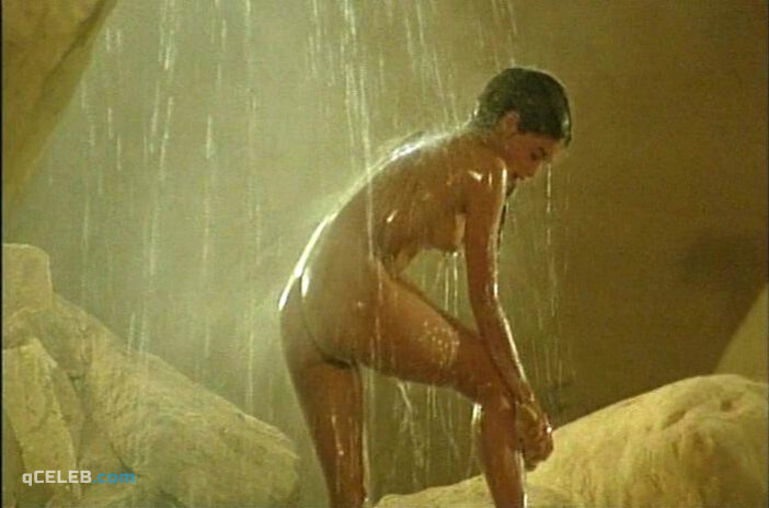 3. Phoebe Cates nude – Paradise (1982)
