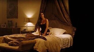 Monica Bellucci sexy – Spectre (2015)