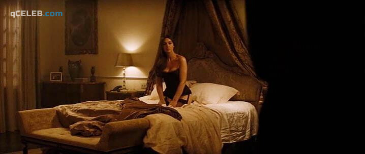 1. Monica Bellucci sexy – Spectre (2015)