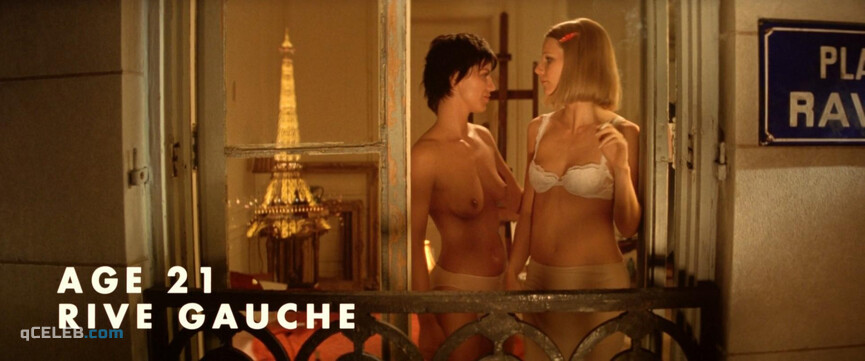 1. Gwyneth Paltrow sexy, Tatiana Abbey nude – The Royal Tenenbaums (2001)