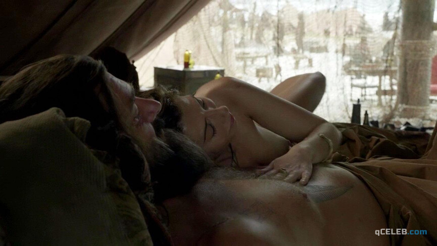 2. Sylvaine Strike nude – Black Sails s03e06 (2016)