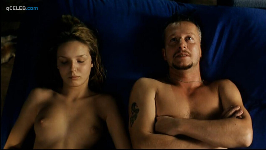 1. Agnieszka Wlodarczyk nude – Sara (1997)